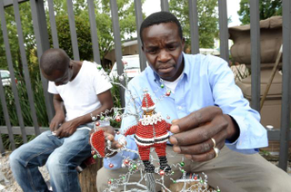 Illustration for article titled Holiday Traditions Around the World: How We Celebrate the Season